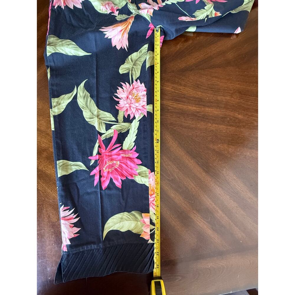 Tommy Bahama Floral Cropped Pants Womens Size 8 Navy Tropical Boho Bloom Stretch - Picture 4 of 7